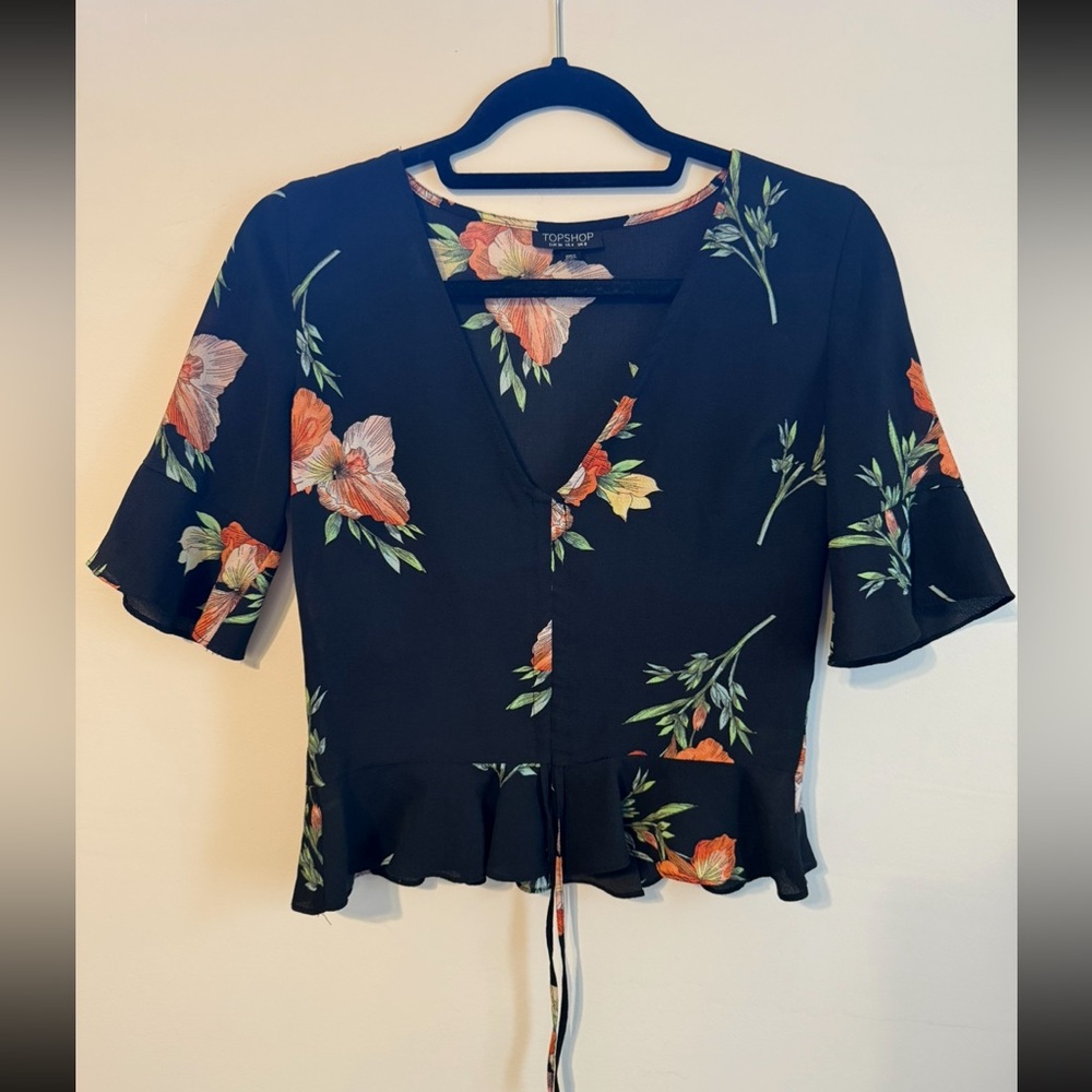 Top shop size 4 floral and black blouse.